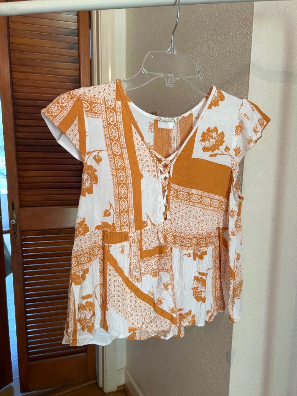 Short sleeve top from Chloe & Katie